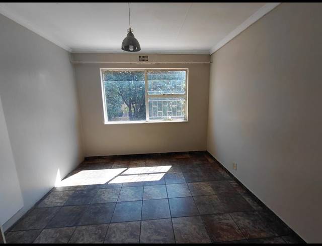 3 BEDROOM TOWNHOUSE FOR SALE IN VANDERBIJLPARK CE 3